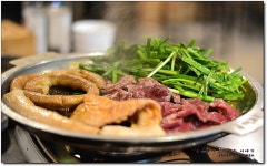 육회를 서비스로 내주는 곱창전문점... - 연신내 지역 추천맛집 부추곱창 후기