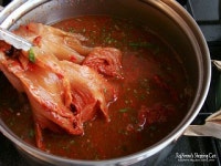 국물이 끝내주는 김치찌개