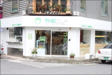 홍대에가면 종이에 담아먹는 밥과 국수가 있다!!!~ 더컵 [홍대맛집]