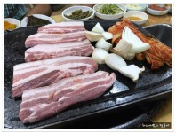 <전주/송천동> 돌판김치삼겹살..김치삼겹살이 맛있는 집..고인돌똥돼지 - 전북/전주 지역 추천맛집 고인돌똥돼지 후기