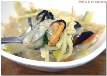 싱싱한 해물이 듬뿍,, 손으로 뽑는 쫄깃한 면발~신신 손짬뽕 > 네티즌 추천맛집