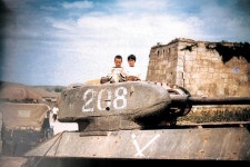 전문가 코너 - BEMIL 군사세계 수원 화성 장안문과 북한 공산군의 T-34/85 탱크