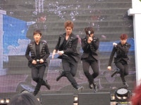 아...갈등돼...!! (수정) - MBLAQ 갤러리