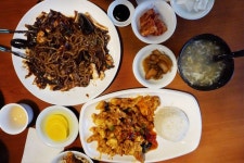 [초만원] 한국인이 있으면 한국식 중국집도 있다. - 라디오코리아