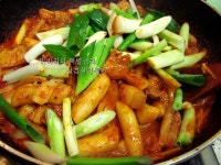 삼겹살군 떡볶이양이 만나면? - 10만개의 레시피, 메뉴판키친 요리판