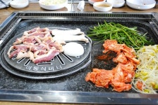 [양재맛집]운봉곱돌농장의 지리산토종흑돼지와 참숯유황오리주물럭
