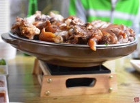 따뜻하게 먹는 유황한방왕족발이요~~ - 대전 지역 추천맛집 유황한방족발 후기