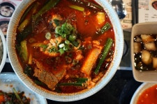 [대한탕면] 한국에서 유행한다는 꼬막 비빔밥을 먹어 보았습니다. - 라디오코리아