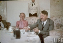 전문가 코너 - BEMIL 군사세계 아돌프 히틀러의 정치 선전술이었던 빈약한 식사 테이블