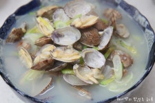바다내음이 물씬~ 바지락 칼국수 - 10만개의 레시피, 메뉴판키친 요리판