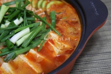 묵은지 해결사~ 돼지고기 김치찌개 - 10만개의 레시피, 메뉴판키친 요리판