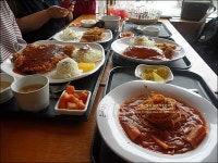 돈까스클럽 메뉴 다양하고 푸짐해