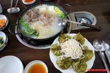 (합정역 맛집)초록색 복주머니 손 만두 전골 맛집 - 홍대 지역 추천맛집 덕이 손만두 후기