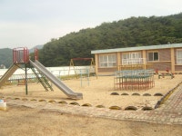 창원 반동초등학교 놀이시설 살균 . 소독 실시 - 바닥재 소독 - 한국어린이놀이터안전협의회 창원 반동초등학교 놀이시설 살균 . 소독 실시