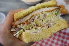 [미스터 가츠] 생각지도 않게 맛있는 돈가스 샌드위치. - 라디오코리아