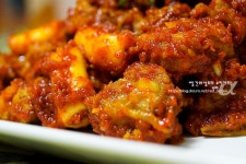 채소 없이 화끈하게,불타는 매운 맛 돼지갈비찜 - 10만개의 레시피, 메뉴판키친 요리판