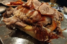 [장충족발] 부드러우면서도 쫀득한 맛은 거부할 수 없다. - 라디오코리아