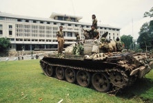 BEMIL 사진 자료실 - BEMIL 군사세계 사이공 함락 당시 북베트남 인민군의 T-54/55 전차