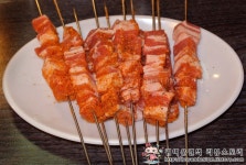 조인성도 다녀간 호우양꼬치 영등포점! 벽이 다 연예인싸인!