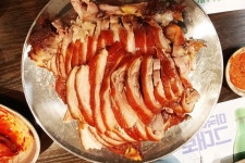 [장충족발] 부드러우면서도 쫀득한 맛은 거부할 수 없다. - 라디오코리아