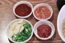 부천맛집-순수 국내산 암돼지만을 특별 엄선해서 매일 직접 삶는다는 족발집에 가보니-이층집왕족발 - 부천 지역 추천맛집 이층집왕족발 후기