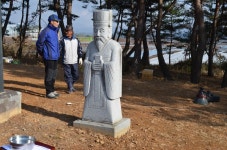 경북 영천, 유전(劉荃) 동도시조 묘역(墓域), 과거와 현재 - (뿌리)나의 족보? - 유(劉)씨 모임. 경북 영천, 유전(劉荃) 동도시조 묘역(墓域), 과거와 현재