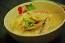 머리를 맑게 해주는 여름 보양음식 들깨칼국수 - 10만개의 레시피, 메뉴판키친 요리판