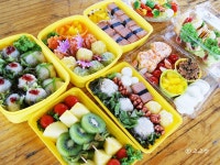 피크닉을 위한 도시락 만들기 : 쌈밥, 삼색주먹밥, 스팸주먹밥, 과일꼬치, 샐러드 등 - 10만개의 레시피, 메뉴판키친 요리판