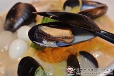 타 짬뽕과 비교거부! 기가막힌 맛의 퓨전짬뽕! 니뽕내뽕 강남점