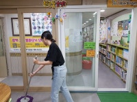 학생들 봉사활동 사진입니다 - 봉사활동안내 - 함께 해서 행복한 사랑나무작은도서관 학생들 봉사활동 사진입니다