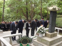 대한민국월남전참전자회 전라남도지부 | 우니 나야 대령 참배 - Daum 카페 우니 나야 대령 참배