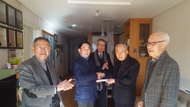 원로선배 방문(윤영호 장군(육사9기), 민병열 고문(공병13기)... 활동 - 공우회  원로선배 방문(윤영호 장군(육사9기), 민병열 고문(공병13기))