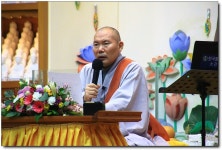 온 우주 밝히시는 보명불께 지심귀명례 합니다.[지심귀명례 보명불]음력12월 초하루 회주큰스님 백팔대참회문 특강10 > 한국불교대학소식... 