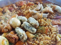 다 먹으면 공짜라는 대전 떡볶이...jpg - 악플달면 쩌리쩌려버려... 차분한 20대들의 알흠다운 공간 다 먹으면 공짜라는 대전 떡볶이...jpg