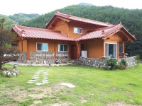 수려한 산자락에 신축한 진주시 명석면의 황토주택을 매매합니다.... 수려한 산자락에 신축한 진주시 명석면의 황토주택을 매매합니다.