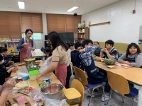 놀이창작활동-샌드위치 만들기(맛있는수다 협동조합 후원) - 사진자료 - 광산구장애인보호작업장 놀이창작활동-샌드위치 만들기(맛있는수다... 