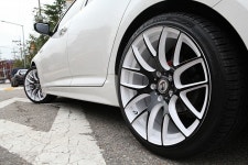 [인치업매니아]K5 화이트 커스텀 대만산 19인치 장착 | 보배드림 장착시공사진