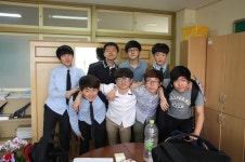 스승의 날 대자중학교 2012년 졸업생 모교방문-1 - 졸업 후 1년(2013년) - 대자중3학년6반(2012년) 스승의 날 대자중학교 2012년 졸업생... 