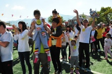 이서중고등학교에서 열린 참좋은유치원 가족체육대회 > 한국불교대학소식 | 한국불교대학大관음사