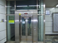 엘리베이터 1호기(B3<-->B2, 장암행 방면) - 역사 내 시설물 안내 - 7호선 논현역 엘리베이터 1호기(B3<-->B2, 장암행 방면)