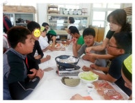 요리실습 하는 날(2학년) - 카페 앨범 - 광양진월중학교야구부 요리실습 하는 날(2학년)