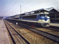 옛 통일호 열차와 청량리역 승강장. - 철도차량 (고속,일반) - Rail+ 철도동호회 옛 통일호 열차와 청량리역 승강장.