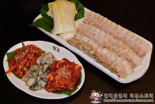마지막 한점까지도 멈출수 없는 맛! 청춘족발!