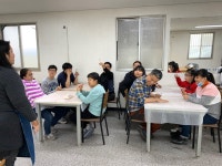 놀이창작활동-볼펜만들기 (맛있는수다 협동조합 후원) - 사진자료 - 광산구장애인보호작업장 놀이창작활동-볼펜만들기 (맛있는수다 협동조합 후원)