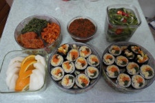 아삭아삭 이색김밥, 여대생 딸을 위한 도시락