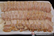 마지막 한점까지도 멈출수 없는 맛! 청춘족발!