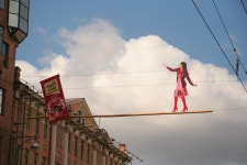 저급과 고급이 공존하는 독특한 공간, 러시아 광고 이야기 - 플래텀