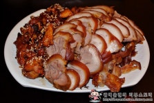 마지막 한점까지도 멈출수 없는 맛! 청춘족발!