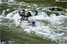 급류를 즐기는 젊은이들 - 추천갤러리 출사코리아