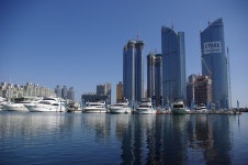 구름 한점 없는 맑은 오후의 수영만요트경기장 - 작품갤러리 출사코리아